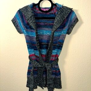 Epic Threads . Women’s sweater short sleeve jacket top. Hood and belt. Preloved